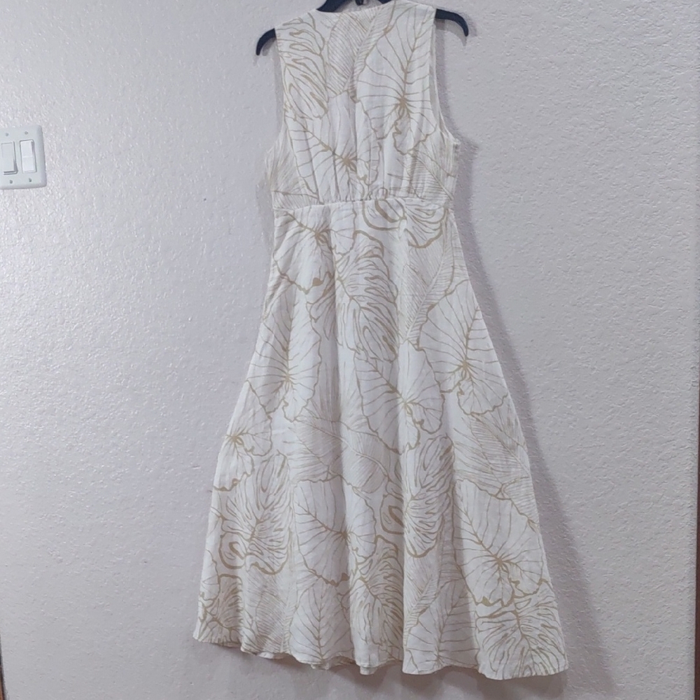 Magaschoni 100 Linen, Size 8 Elegant White Floral Dress - Picture 10 of 17